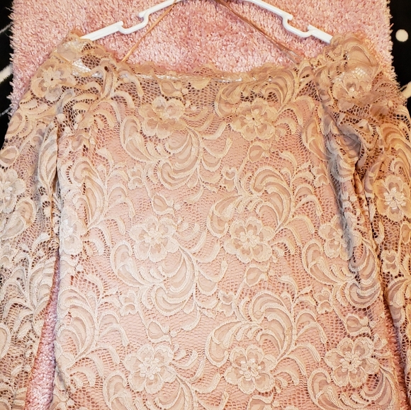 Off shoulder pink shirt - Picture 1 of 3